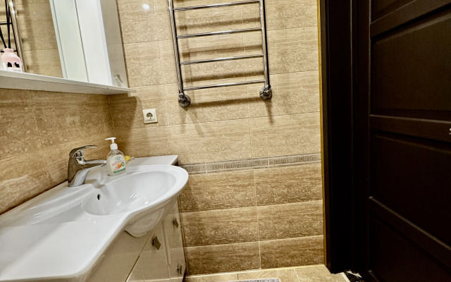 V 3 Minutakh ot Morya Private House