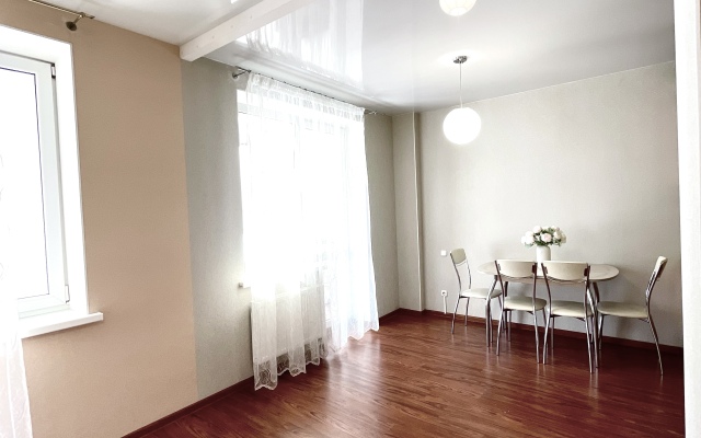 Uyutnye U Berega Volgi S Panoramnymi Oknami Apartments