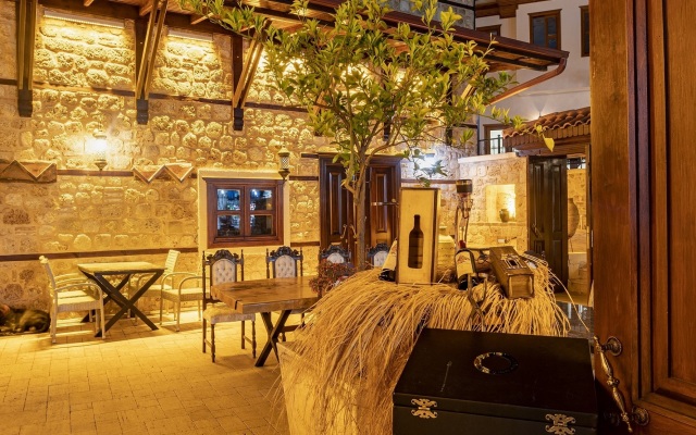 WOO Town Suites Hotel
