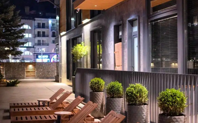 V chetirehzvezdochnom otele Blanc Hill Apartment