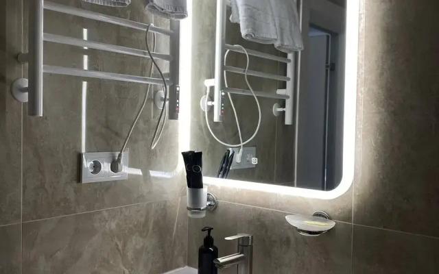 5 Min ot Morya Apartments