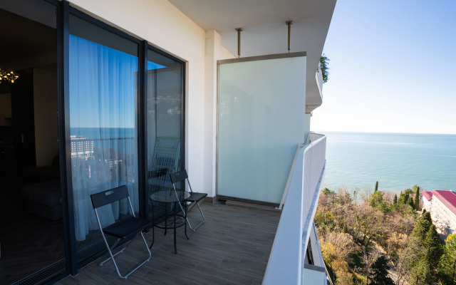 Апартаменты двухкомнатные с видом на море и город