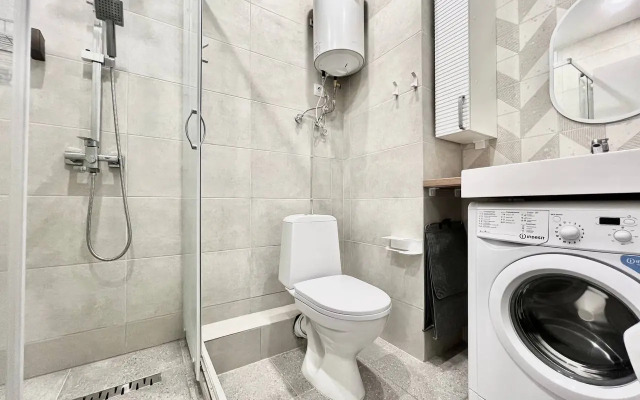 Tryokhmestnye S Balkonom Apartments