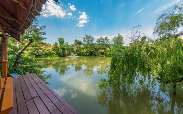 Ozero Divnoe Park-hotel
