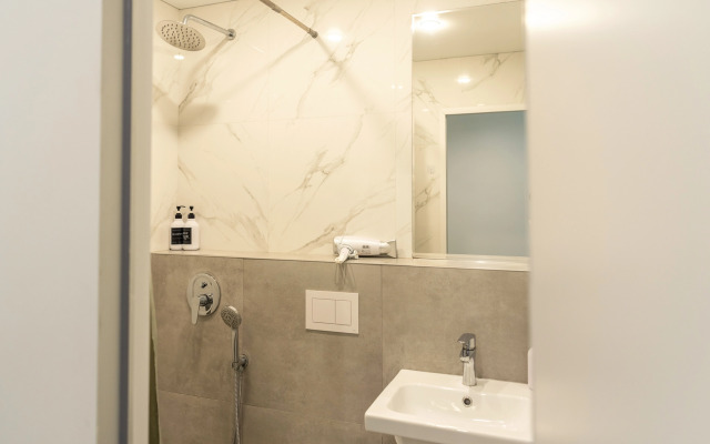 Апартаменты The Alien