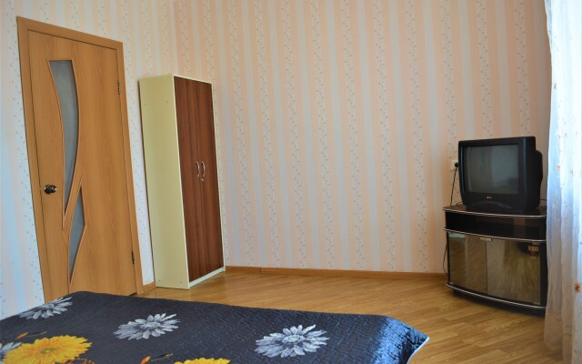 Na Naugorskom Shosse 76 Apartments