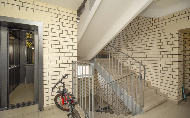 Na Pavlyukhina 99B Flat