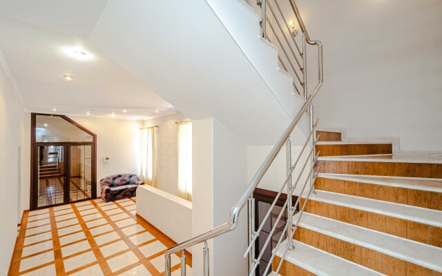 Derevnya Yusupovo S Basseynom I Saunoy Private House