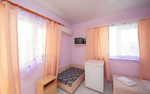 EdiRoz na Kryimskoy Guest House