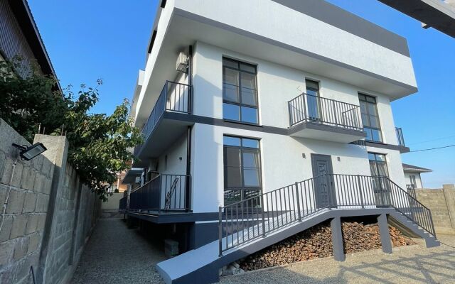 "Iyul" Apartments