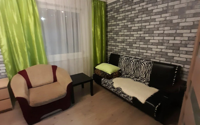 Квартира двухкомнатная с балконом в Октябрьском районе