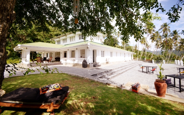 The Flame Tree Estate&Hotel