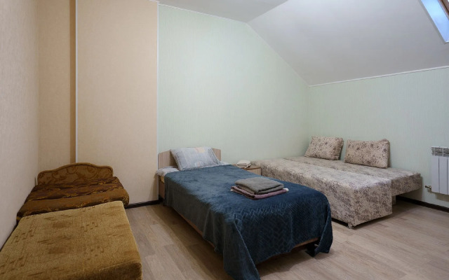 Trekhkomnatnye na Saltykova-Schedrina 3 Apartments