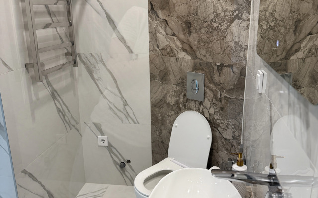 Uyutnaya kvartira na Semi Vetrakh Flat