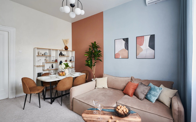 GM Tihaya i uyutnaya Trekhkomnatnaya na Krasnopresnenskoj naberezhnoj Apartments