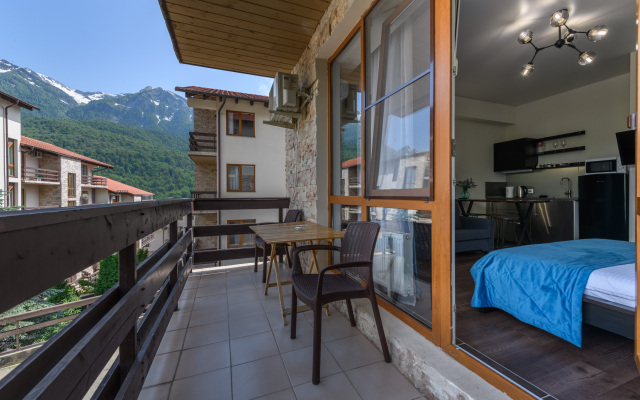 Oplot - Uluchshennye s balkonom 2 Apartments
