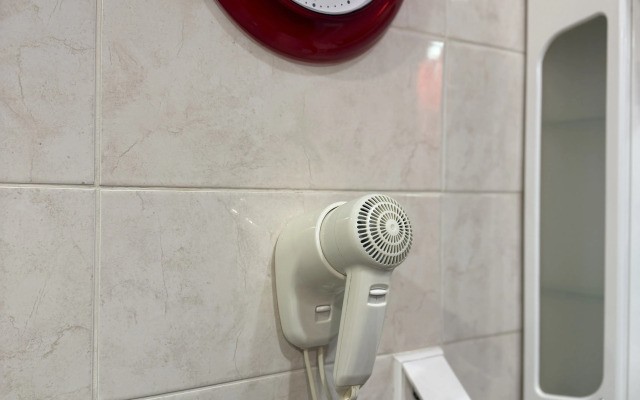 Tut Khorosho Na Surikova 53a 5 Flat