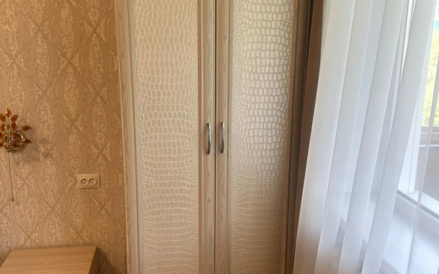 Na Bulvare Rybatskoy Slavy Flat