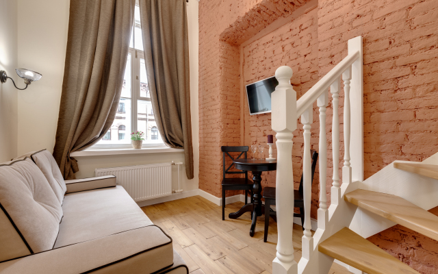 Квартира 1 Консульский Дом Кирочная 8