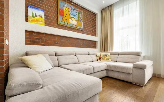 Квартира 4-комнатная Квартира на Васильевском Острове