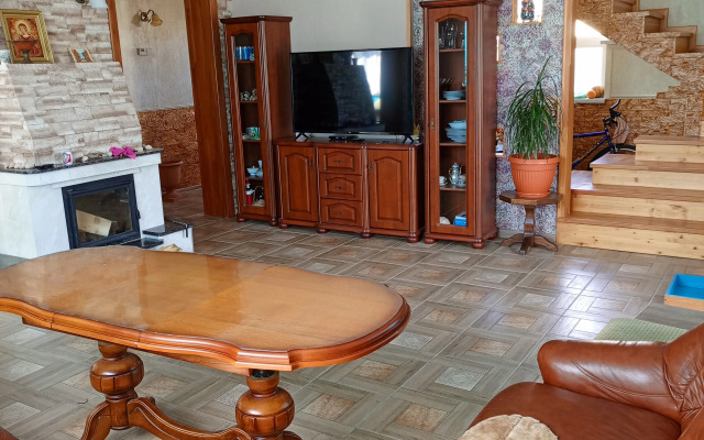Dom Private home