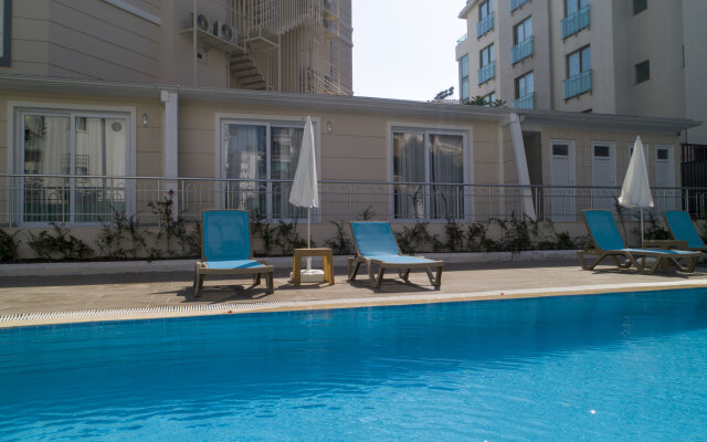 Theluna suite hotel