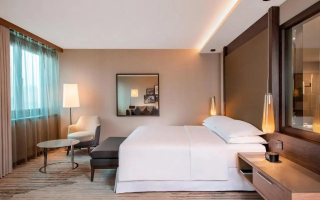 Sheraton Grand Tbilisi Metechi Palace Hotel