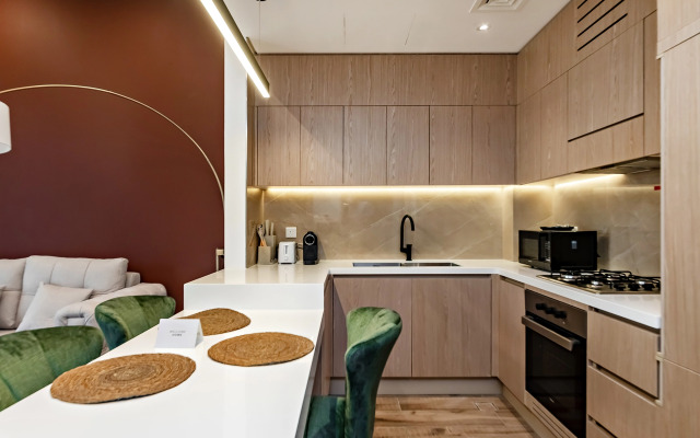 Oakley Square 1Br with Maid's Room Apartment