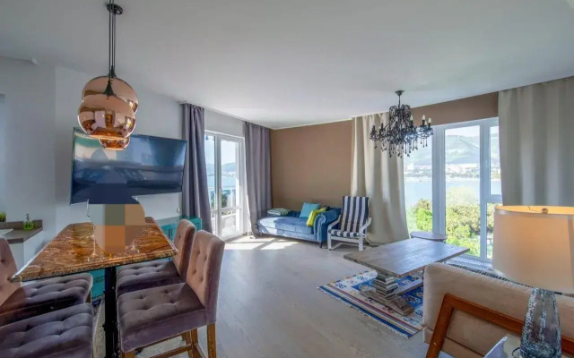 Na Primorskoy 30A Flat