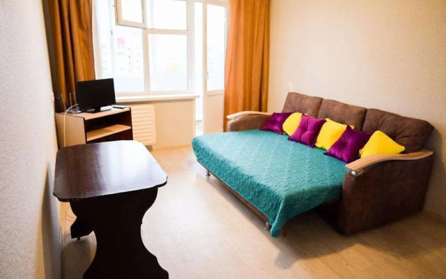 Na Ulitse Stepana Kuvykina, 8 Flat