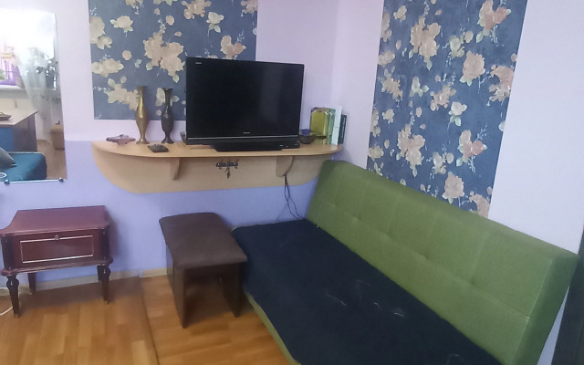 Cozy Studio next to Metro Flat