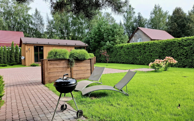 Na Lugovom 35m u reki v centre Zvenigorodava Private House