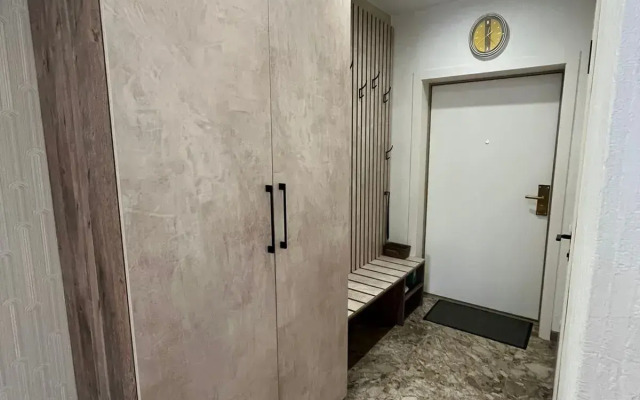 Uyutnaya Studiya v Tsentre Vzletki Flat