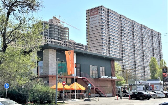 U parka Ostrovskogo Apartments