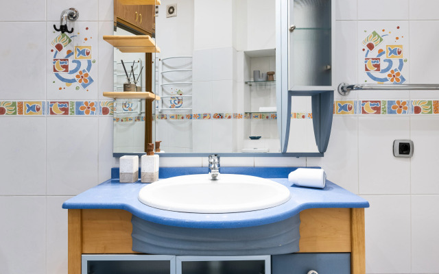 GM Solnechnaya Trekhkomnatnaya v dvuh shagah ot Naberezhnoj Apartments