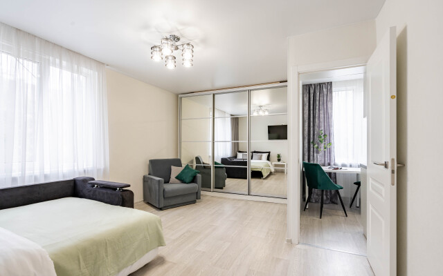 Light U Leninskogo Prospekta Satin Home Flat
