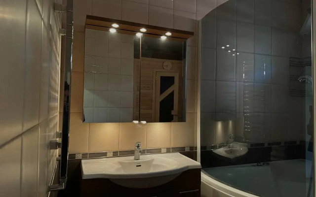 Semeyny lyuks s saunoy Flat