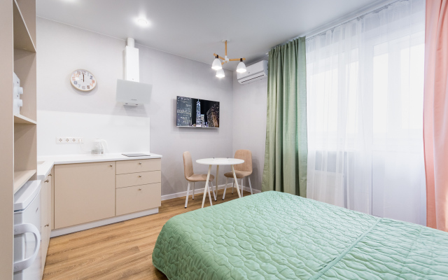 Sovremennaya studiya dlya dvoikh vozle  Ekspo-grad Flat