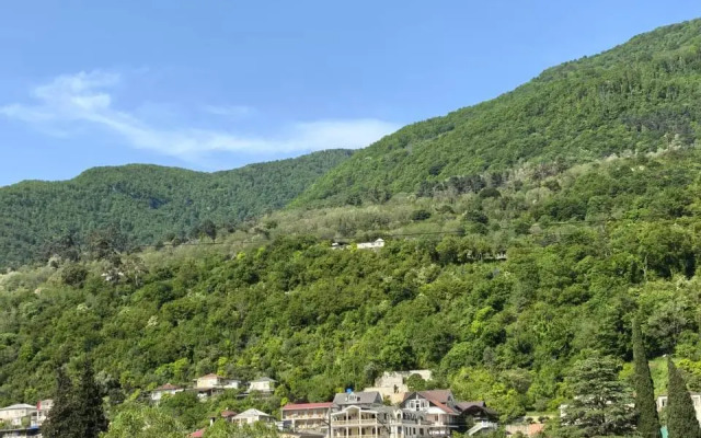Flat Trekhkomnatnaya Kvartira U Morya