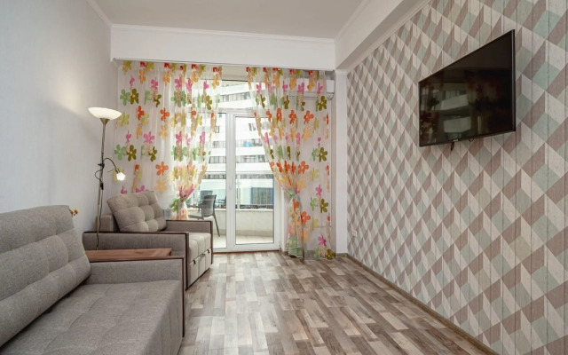 Апартаменты на Ялтинской 12А, ЖК Шато Лувр