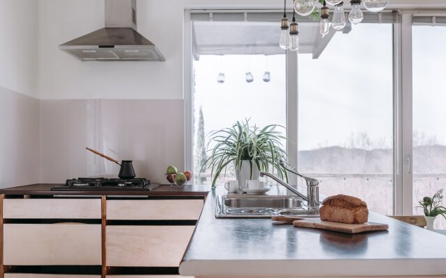 Гостевой Дом с Кипарисами в горах с видом на море