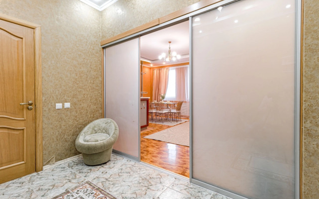 S Prekrasnym Vidom Ryadom s Ministerstvom Apartments