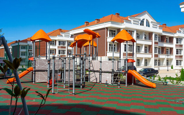 Monro Apartment