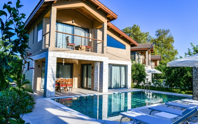 Volans Suites Villa