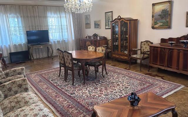 Aram Guest house