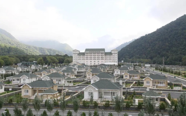 Qafqaz Riverside Hotel