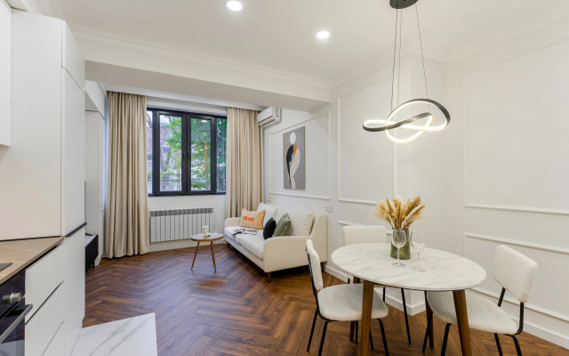 KeyGo #0130, 1 Bedroom, Designed, City Center Apartments