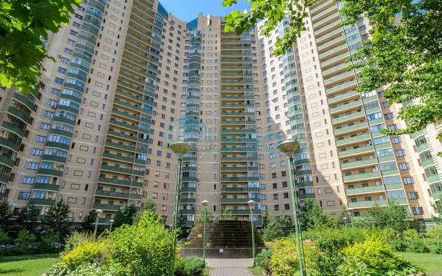 Shokolad U Mts Almazova Flat