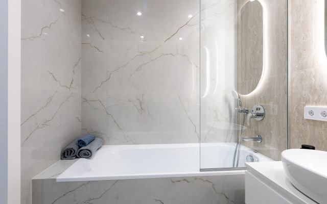 Na Prospekte Dzerzhinskogo Apartments