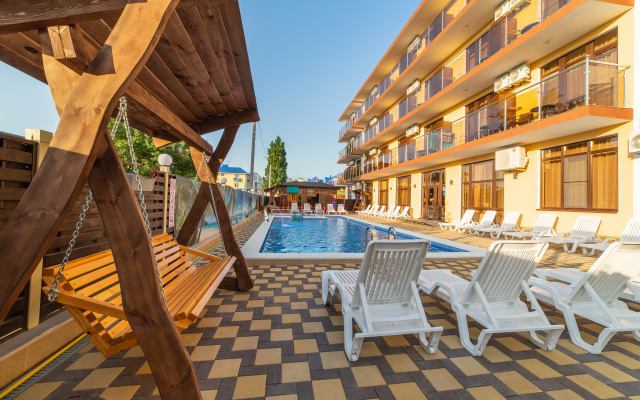 Leonsia Hotel